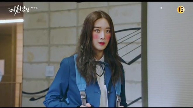 4 màn makeup dọa ma khán giả ở phim Hàn: Đốt lông mi cỡ Duk Sun (Reply 1988) cũng chưa bằng chị gái Hospital Playlist - Ảnh 2.