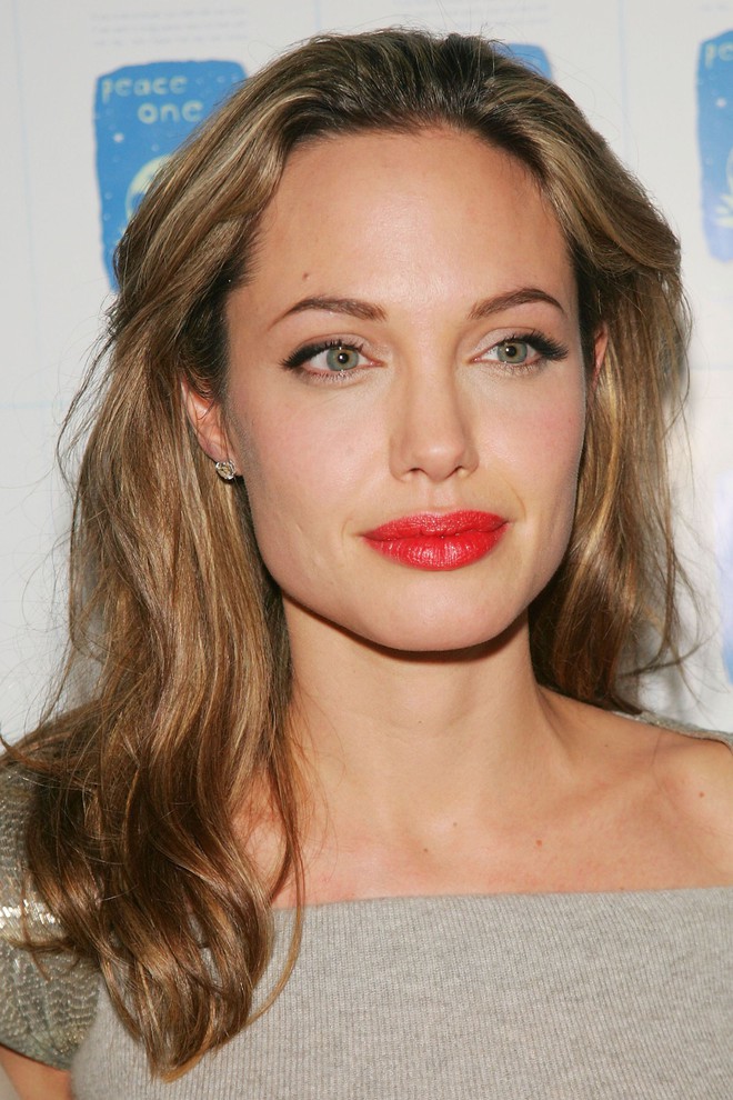 Giải mã 2 điểm làm nên đôi môi thương hiệu của Angelina Jolie khiến hàng triệu phụ nữ muốn "dao kéo" theo - Ảnh 4.