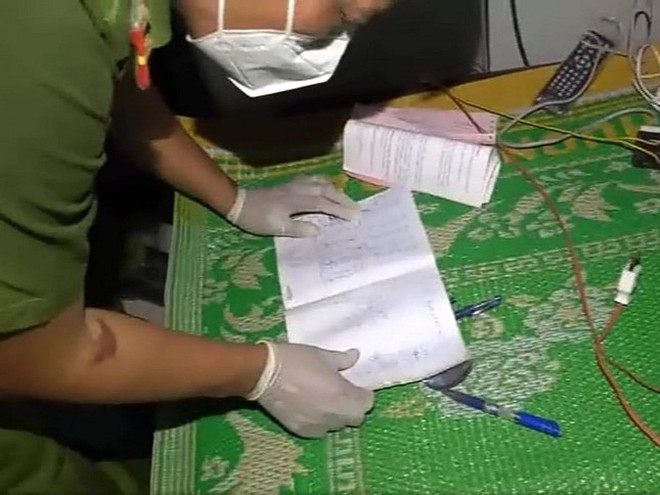 Thực hư hình ảnh “sổ thị tẩm” của ông Lê Tùng Vân lan truyền trên mạng xã hội? - Ảnh 3. Thực hư hình ảnh “sổ thị tẩm” của ông Lê Tùng Vân lan truyền trên mạng xã hội? - Ảnh 3.
