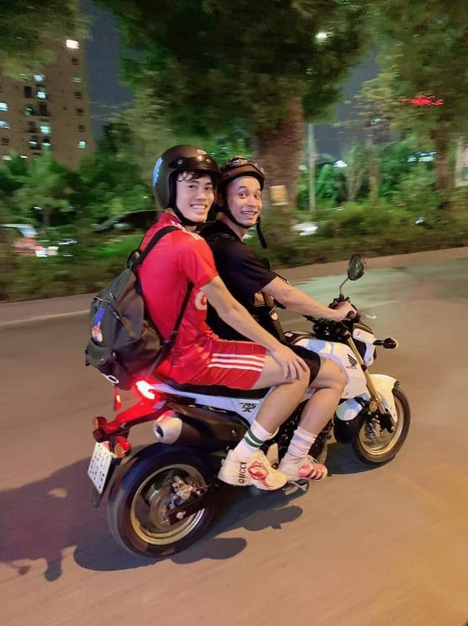 N&Oacute;NG: Văn To&agrave;n chia sẻ t&igrave;nh h&igrave;nh sức khỏe sau khi mắc Covid-19, Độ Mixi v&ocirc; t&igrave;nh tiết lộ c&oacute; 2 th&agrave;nh vi&ecirc;n Refund cũng gặp t&igrave;nh trạng tương tự? - Ảnh 2.