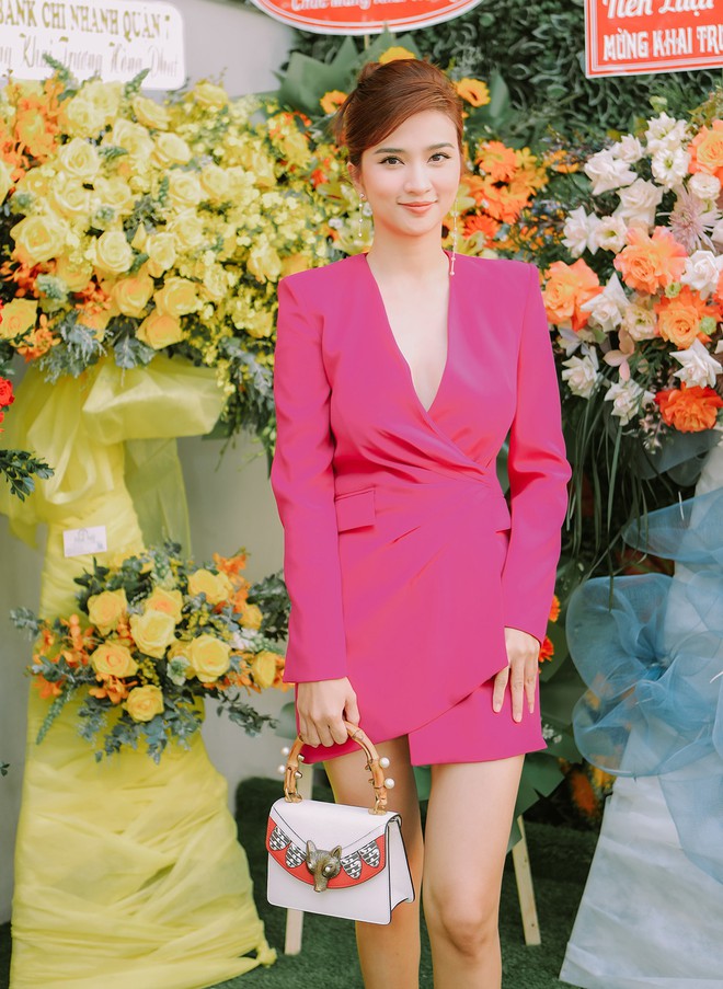 D&agrave;n sao Vbiz rộn r&agrave;ng quy tụ tại sự kiện, Phi Thanh V&acirc;n chiếm spotlight v&igrave; diện mạo kh&aacute;c lạ sau 21 lần dao k&eacute;o! - Ảnh 6.