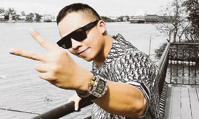 Bị réo tên trong vụ "bóc phốt" đồng hồ fake của Vũ Khắc Tiệp, rich kid Quận 7 nói gì? - Ảnh 1. Bị réo tên trong vụ "bóc phốt" đồng hồ fake của Vũ Khắc Tiệp, rich kid Quận 7 nói gì? - Ảnh 1.