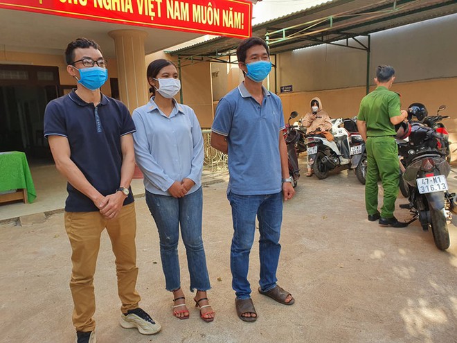 Vụ h&agrave;ng trăm gi&aacute;o vi&ecirc;n mất việc: 5 gi&aacute;o vi&ecirc;n hợp đồng thắng kiện hơn 1,2 tỉ đồng - Ảnh 1.