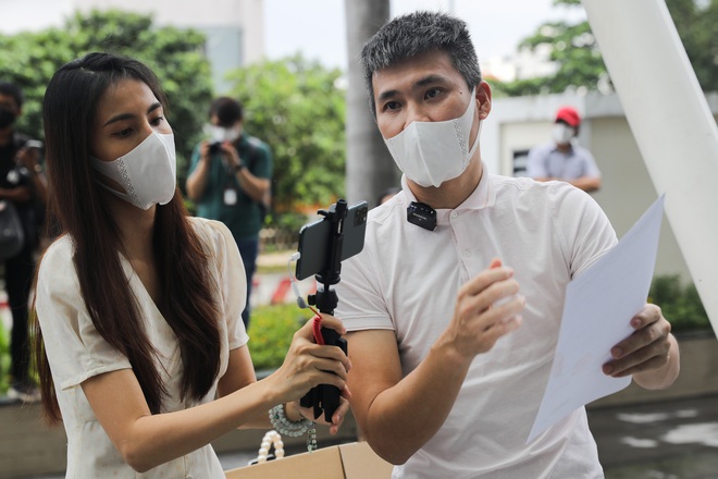 Thủy Tiên hiếm hoi lộ diện cùng em gái Công Vinh, thần sắc hiện tại thế nào sau ồn ào từ thiện? - Ảnh 3.