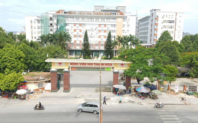 Trưởng khoa Bệnh viện Nhi Thanh Hóa bị tố sàm sỡ nữ cấp dưới ngay tại viện - Ảnh 1.