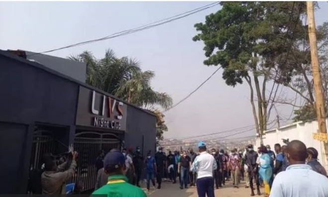 Hỏa hoạn tại hộp đêm ở Cameroon khiến 16 người thiệt mạng - Ảnh 1.