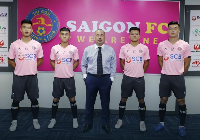 Đội bóng V.League bất ngờ công bố 4 hợp đồng đưa cầu thủ Việt Nam sang Nhật Bản thi đấu - Ảnh 1.