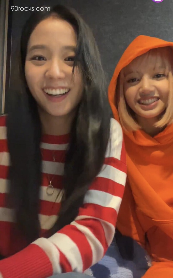 Jennie - Lisa (BLACKPINK) ghen ra mặt khi Jisoo hôn Jung Hae In, tới mức nào mà chị cả phải ra sức dỗ dành? - Ảnh 2.
