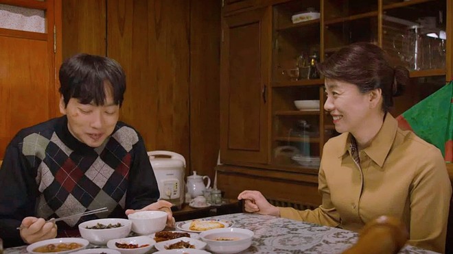 Loạt khoảnh khắc rút cạn nước mắt khán giả ở Reply 1988: Nhớ lại cảnh Jung Hwan tỏ tình hụt mà tới giờ vẫn ức - Ảnh 13.