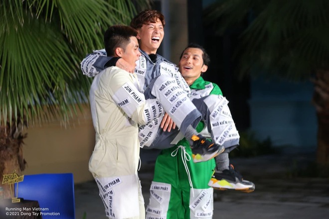 Running Man m&ugrave;a 2 chơi lớn, tiền thưởng cho Qu&aacute;n qu&acirc;n Ng&ocirc; Kiến Huy l&ecirc;n đến h&agrave;ng tỷ đồng? - Ảnh 2.