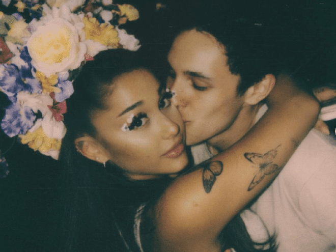Mối quan hệ kh&oacute; n&oacute;i của Miley Cyrus v&agrave; Selena Gomez với chồng đại gia của Ariana Grande - Ảnh 4.