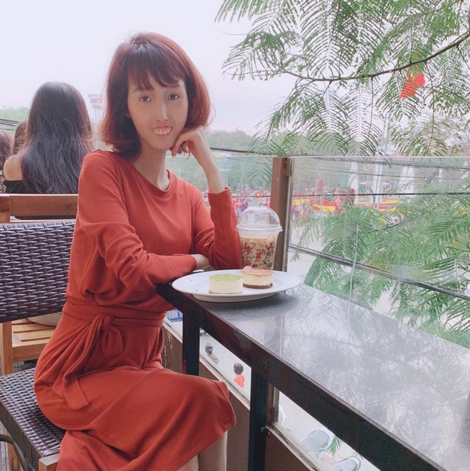 C&ocirc; gi&aacute;o mầm non mắc bệnh hiếm khiến nhan sắc biến đổi: Clip 15 gi&acirc;y g&acirc;y b&atilde;o MXH - Ảnh 3.