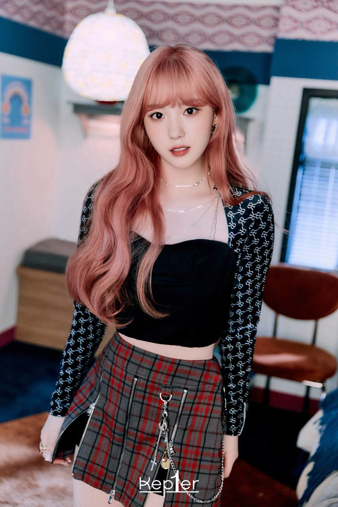 Một nh&oacute;m t&acirc;n binh khủng long vừa x&ocirc; đổ kỷ lục th&agrave;nh t&iacute;ch của aespa, BLACKPINK ngửi kh&oacute;i d&agrave;i d&agrave;i! - Ảnh 4.