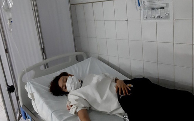  TP.HCM: C&ocirc; gi&aacute;o uống thuốc tự tử bị cho th&ocirc;i việc - Ảnh 1.