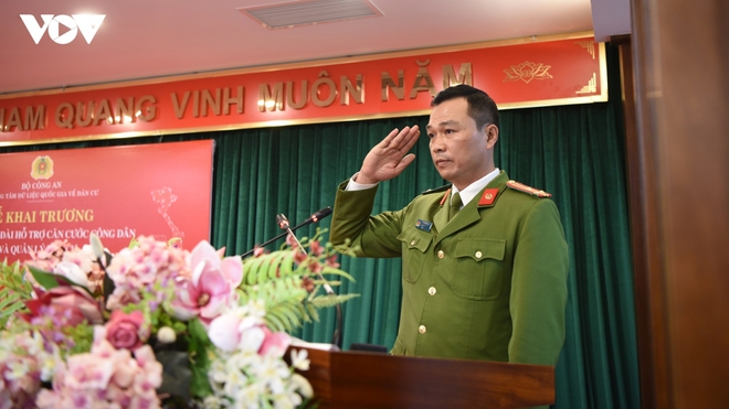 Tổng đ&agrave;i của Bộ C&ocirc;ng an vừa khai trương, hơn 9.000 cuộc gọi hỏi về căn cước c&ocirc;ng d&acirc;n - Ảnh 1.