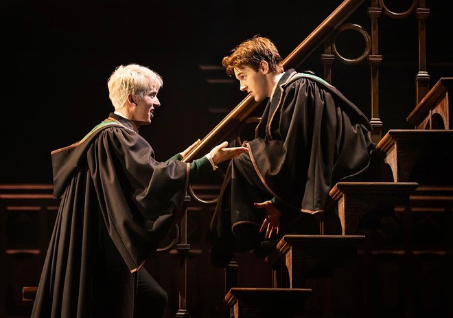 Thì ra con trai Harry Potter không hề vào được nhà Gryffindor, sau này có sự cố đặc biệt với con của Malfoy làm fan đẩy thuyền ầm ầm! - Ảnh 3.