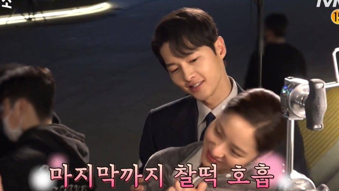 3 cặp đôi Hàn ở hậu trường còn tình hơn trên phim: Cả Song Hye Kyo lẫn Song Joong Ki đều tìm được hạnh phúc mới? - Ảnh 12.