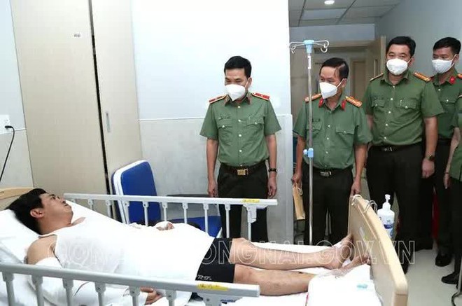 Một CSGT ở Đồng Nai bị tông trọng thương - Ảnh 1.