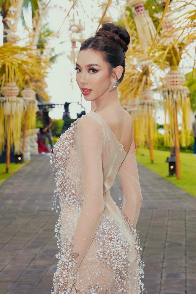 Hoa hậu Thùy Tiên mặc táo bạo tại Indonesia - Ảnh 11.