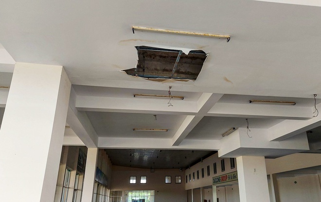 Khung cảnh b&ecirc;n trong bến xe bỏ hoang 10 năm ở Đ&agrave; Nẵng, vừa bị ng&acirc;n h&agrave;ng rao b&aacute;n để siết nợ - Ảnh 12.