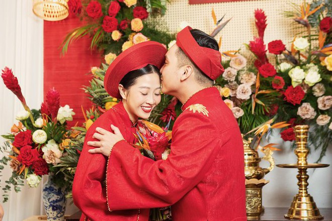 MC Li&ecirc;u H&agrave; Trinh dịu d&agrave;ng trong lễ gia ti&ecirc;n, Khả Như v&agrave; hội bạn th&acirc;n l&agrave;m phụ d&acirc;u - Ảnh 9.