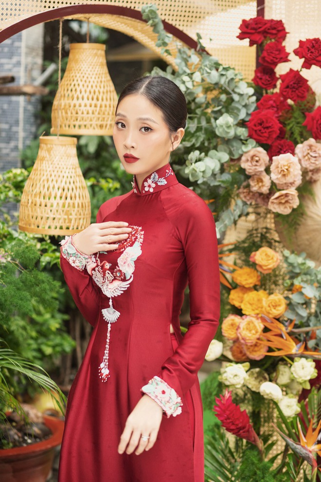 MC Li&ecirc;u H&agrave; Trinh dịu d&agrave;ng trong lễ gia ti&ecirc;n, Khả Như v&agrave; hội bạn th&acirc;n l&agrave;m phụ d&acirc;u - Ảnh 3.