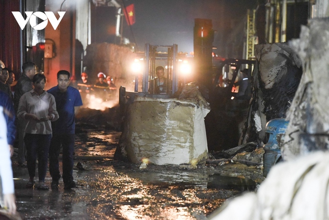 Cháy lớn tại công ty giấy ở Phong Khê, Bắc Ninh - Ảnh 6.