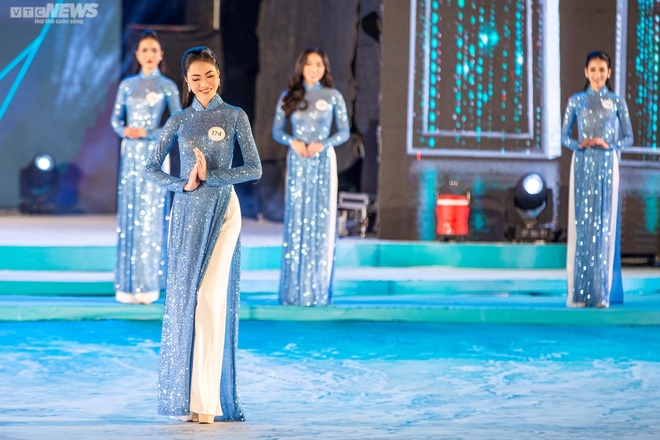 50 thí sinh Hoa hậu Biển đảo Việt Nam thướt tha trong tà áo dài - Ảnh 9.