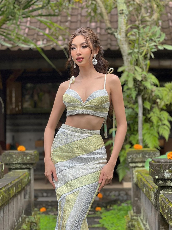 Hoa hậu Thùy Tiên mặc táo bạo tại Indonesia - Ảnh 4.