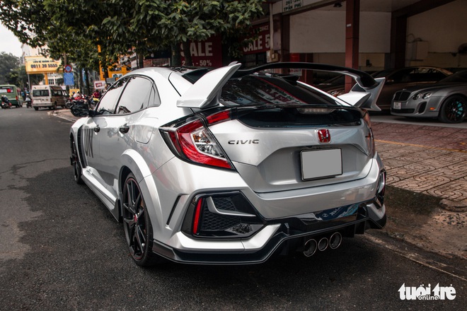 Honda Civic Type R độc nhất Việt Nam của ông Đặng Lê Nguyên Vũ, giá khoảng 4 tỉ đồng - Ảnh 7.