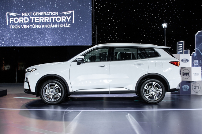 Rẻ hơn 113 triệu, Ford Territory ti&ecirc;u chuẩn long lanh như bản cao cấp, đổi bằng nhiều t&iacute;nh năng thủ c&ocirc;ng - Ảnh 6.