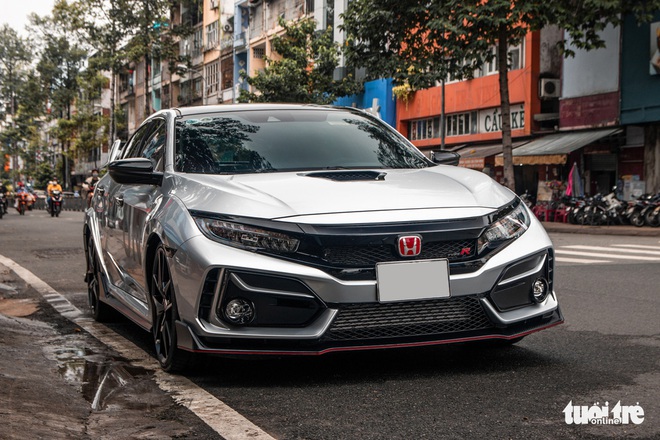 Honda Civic Type R độc nhất Việt Nam của ông Đặng Lê Nguyên Vũ, giá khoảng 4 tỉ đồng - Ảnh 2.