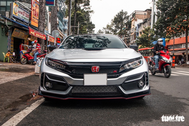 Honda Civic Type R độc nhất Việt Nam của ông Đặng Lê Nguyên Vũ, giá khoảng 4 tỉ đồng - Ảnh 15.