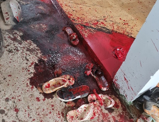 Clip: Hiện trường vụ n&eacute;m bom tự chế v&agrave;o nh&agrave; d&acirc;n ở Ph&uacute; Quốc - Ảnh 4.