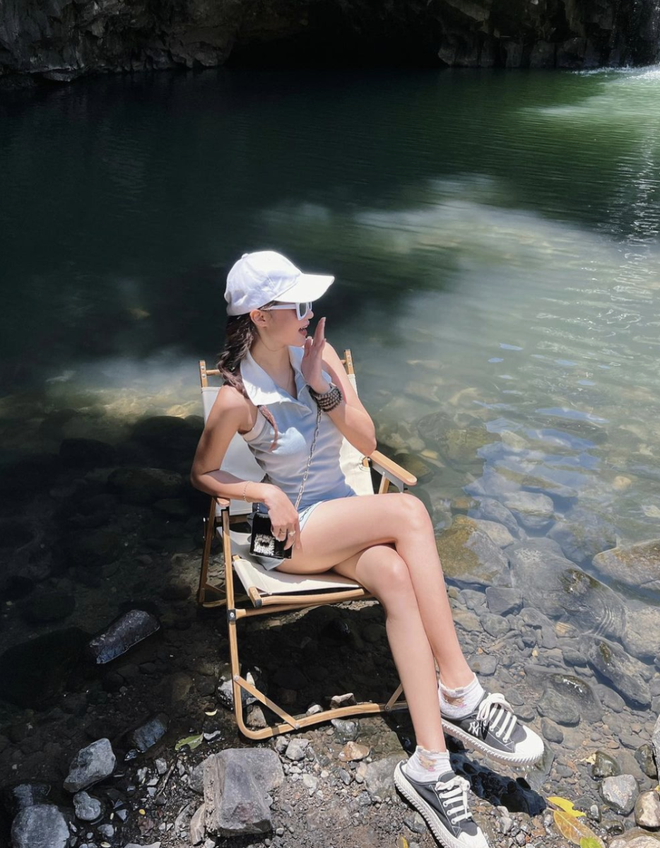 Mê mẩn vẻ đẹp ngoạn mục của thác Vực Hòm - địa điểm du lịch mới nổi tại Phú Yên - Ảnh 4.