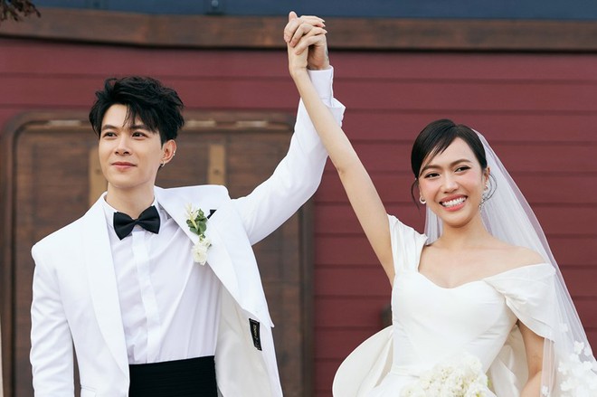 Những sao Việt hẹn h&ograve; k&iacute;n tiếng rồi bất ngờ kết h&ocirc;n - Ảnh 2.