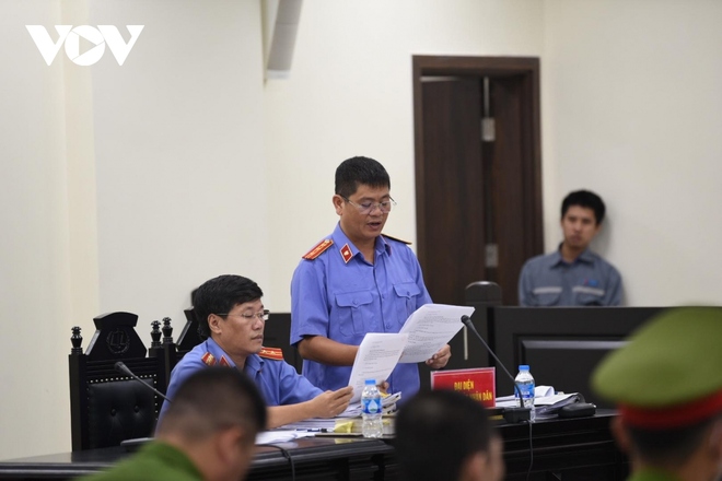 Đề nghị án tử hình với kẻ đóng đinh vào đầu bé 3 tuổi ở Hà Nội - Ảnh 2.