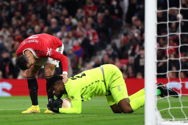 Man Utd s&uacute;t 34 lần chỉ ghi 1 b&agrave;n: Thủ m&ocirc;n v&ocirc; danh khiến Ronaldo th&aacute;n phục - Ảnh 2.