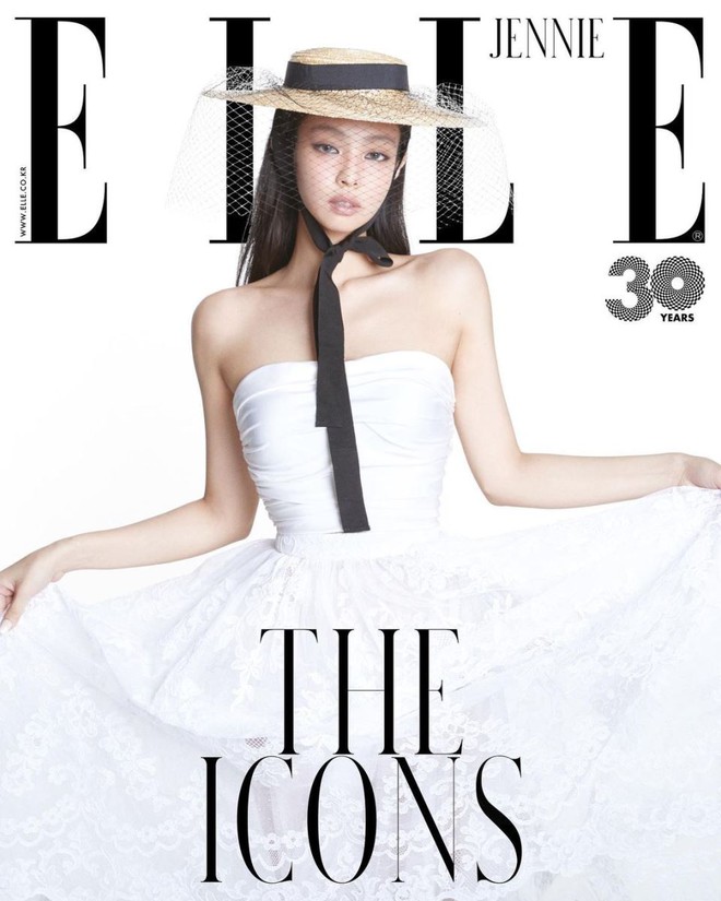 Cả dàn sao đình đám đổ bộ bìa tạp chí Elle: Jennie và G-Dragon lần đầu tái ngộ sau tin chia tay, Park Seo Joon - Gong Yoo đọ sắc bất phân thắng bại - Ảnh 2.