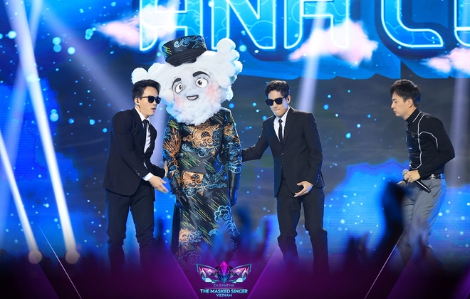 Ca Sĩ Mặt Nạ: Xuất hiện mascot thứ 16 khiến ai nấy choáng váng - Ảnh 2.