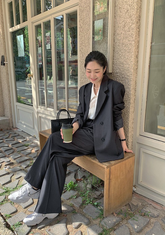 11 c&aacute;ch mặc &aacute;o blazer với sơ mi gi&uacute;p nh&acirc;n đ&ocirc;i vẻ thanh lịch - Ảnh 9.