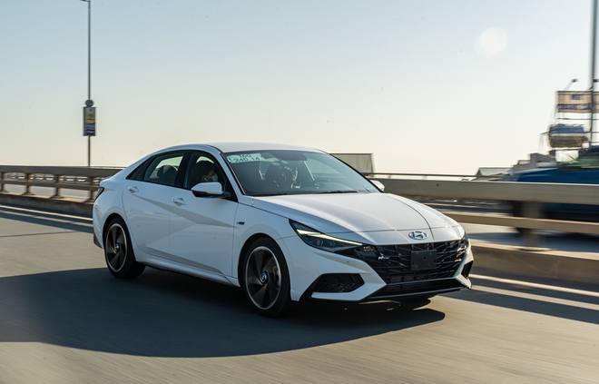Đ&aacute;nh gi&aacute; Hyundai Elantra N Line: Xe thể thao gi&aacute; 799 triệu, mạnh v&agrave; cảm x&uacute;c hơn Civic RS, c&ograve;n điểm yếu c&ocirc;ng nghệ - Ảnh 34.