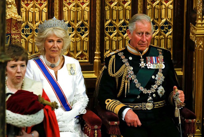 Lễ đăng quang của Vua Charles III trùng sinh nhật con trai: Harry và Meghan sẽ có động thái gì? - Ảnh 3.