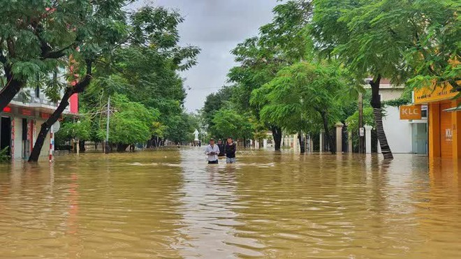 Phát hiện thi thể người đàn ông trôi trên sông Hương - Ảnh 6.