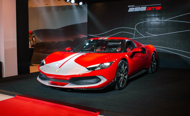 Ferrari 296 GTB ch&iacute;nh h&atilde;ng gi&aacute; từ 21 tỷ đồng tại Việt Nam đ&atilde; c&oacute; kh&aacute;ch đặt mua - Ảnh 2.