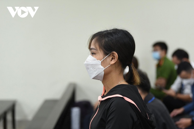 Vụ b&eacute; 3 tuổi bị đ&oacute;ng đinh tử vong: Cần tiếp tục điều tra mẹ ch&aacute;u b&eacute; - Ảnh 1.