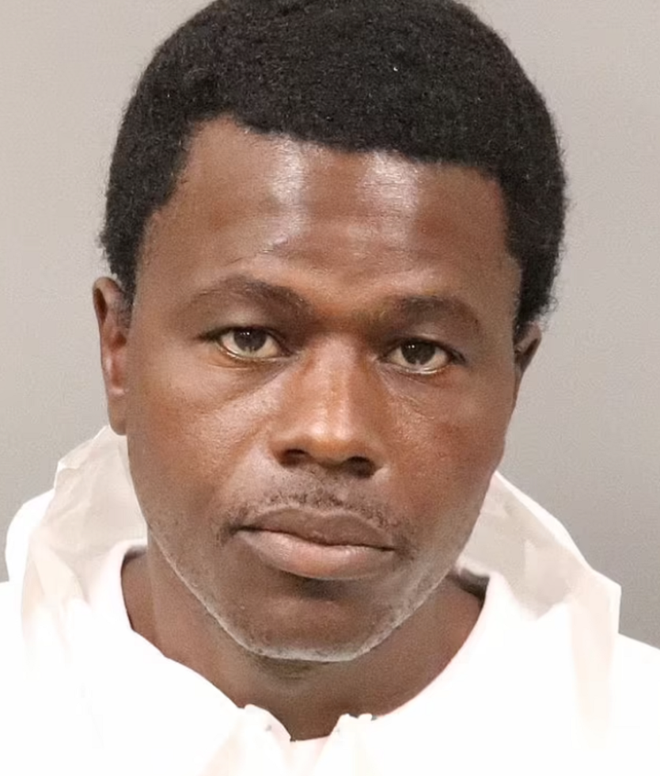 Bắt giữ nghi phạm giết người h&agrave;ng loạt g&acirc;y &aacute;m ảnh ở Mỹ - Ảnh 1.