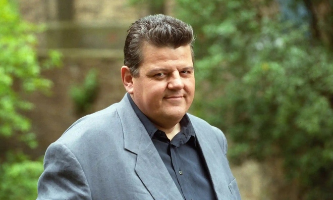 Những dấu ấn trong sự nghiệp của Robbie Coltrane: Từ James Bond đến Harry Potter - Ảnh 12.