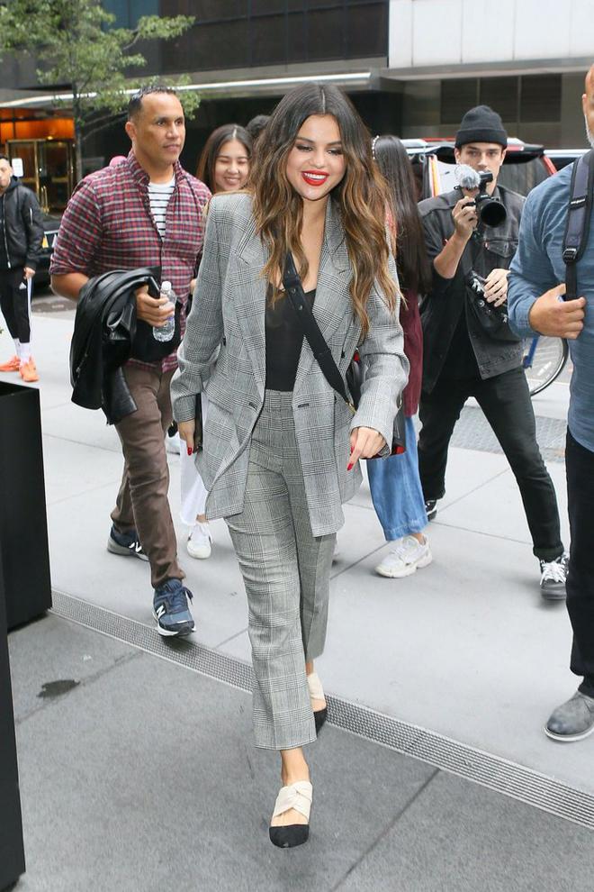 Mặc blazer trẻ trung như sao Hollywood - Ảnh 9.