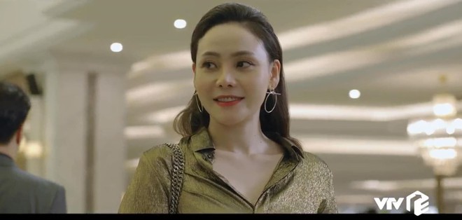 Diễn vi&ecirc;n Huyền Trang: T&ocirc;i hơi sốc v&igrave; to&agrave;n bộ cảnh n&oacute;ng đều được giữ lại hết - Ảnh 1.